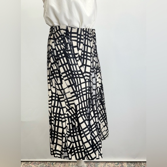 COS Black and white graphic print faux wrap midi skirt size 4 - Picture 9 of 16